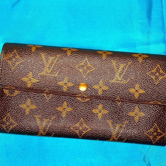Louis Vuitton Brown and Gold Monogram Clutch Wallet Very Good Condition Unisex - Picture 1 of 16